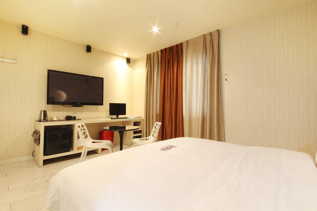 Hotel Zara Чангуон Екстериор снимка