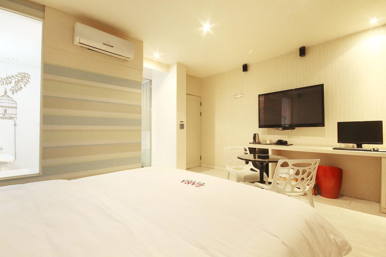 Hotel Zara Чангуон Екстериор снимка